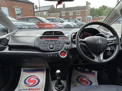 Honda Jazz I-VTEC SE 12
