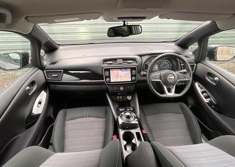 Nissan LEAF N-CONNECTA 13