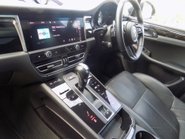 Porsche Macan 2.0T PDK 4WD SUV 40