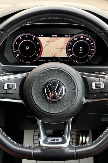 Volkswagen Tiguan R LINE TSI BMT 4MOTION DSG -RARE LEATHER INTERIOR -CAMERA -APPLE CARPLAY  
