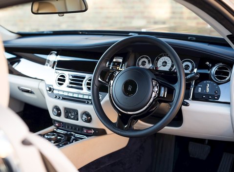 Rolls-Royce Wraith 16