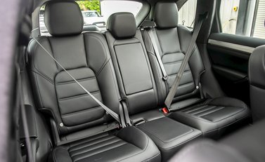 Porsche Cayenne Turbo 13