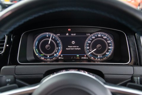 Volkswagen Golf GTE ADVANCE DSG 15