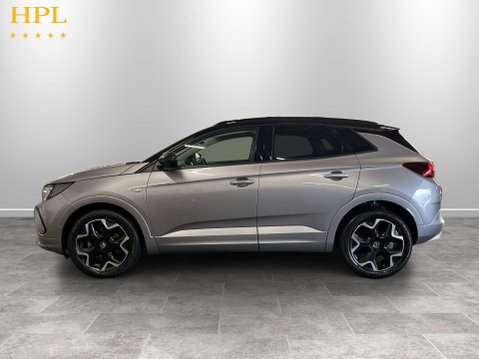 Vauxhall Grandland 1.5 Turbo D Ultimate SUV 5dr Diesel Auto Euro 6 (s/s) (130 ps) 4
