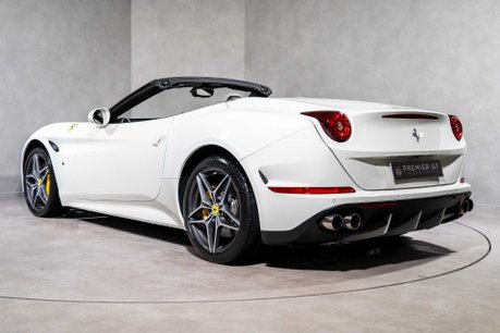 Ferrari California T. MAGNERIDE SUSPENSION. BESPOKE INTERIOR. TWO-TONE BODYWORK. CARPLAY. 6