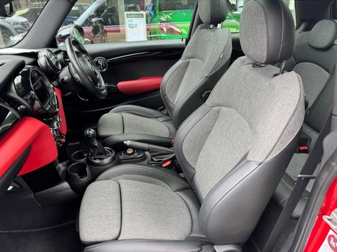 Mini Hatch COOPER S 29