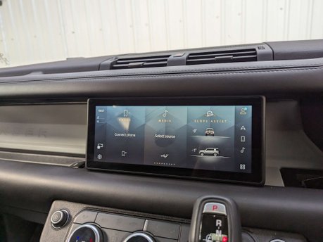 Land Rover Defender 2.0 Defender SE Auto 4WD 5dr 53