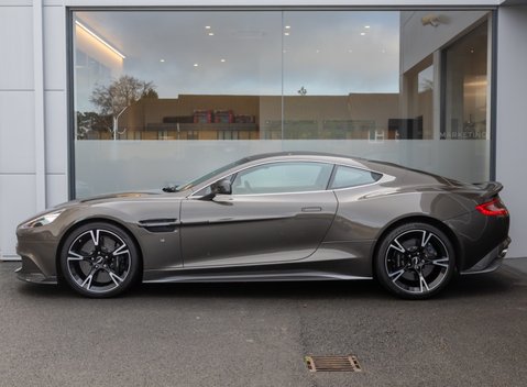 Aston Martin Vanquish S 3