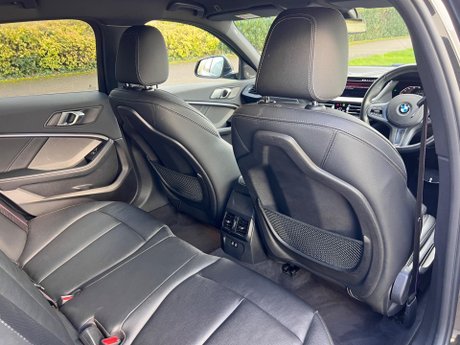 BMW 1 Series 1.5 118i M Sport (LCP) Hatchback 5dr Petrol DCT Euro 6 (s/s) (136 ps) 30