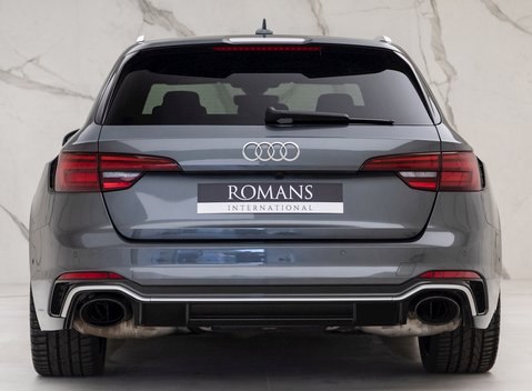Audi RS4 Avant Carbon Edition 5