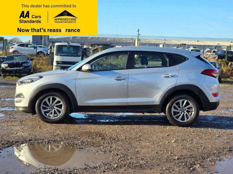 Hyundai TUCSON 1.7 CRDi Blue Drive SE Nav SUV 5dr Diesel DCT Euro 6 (s/s) (141 ps) 12