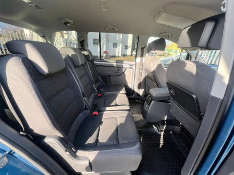 Volkswagen Touran 1.6 TDI BlueMotion Tech SE DSG Euro 5 (s/s) 5dr 53