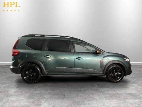 Dacia Jogger 1.6 Hybrid EXTREME MPV 5dr Petrol Hybrid Auto Euro 6 (s/s) (140 ps) Cruise 8