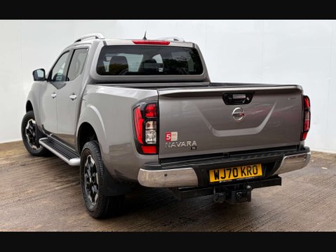 Nissan Navara 2.3 Navara Tekna dCi 4WD 5dr 43