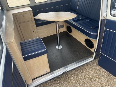 Volkswagen Campervan Split-Screen 63