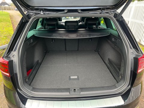 Volkswagen Passat R-LINE TDI 4MOTION DSG 49