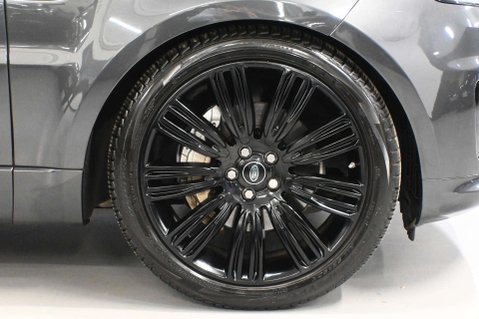 Land Rover Range Rover Sport 3.0 Range Rover Sport HSE Dynamic Black D MHEV Auto 4WD 5dr 37
