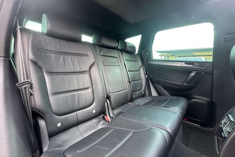 Volkswagen Touareg 3.0 TDI V6 BlueMotion Tech R-Line SUV 5dr Diesel Tiptronic 4WD Euro 6 (s/s) 20