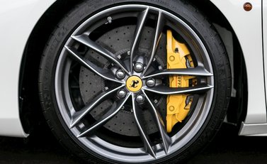 Ferrari 488 Spider 12