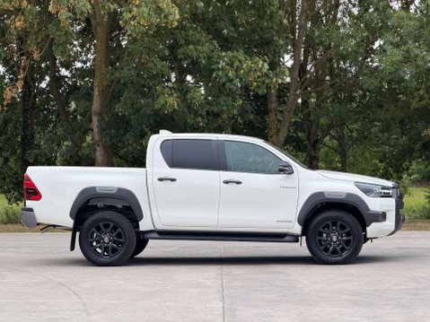 Toyota Hilux 2.8 Hilux Invincible X MHEV 4WD A 4WD 4dr 34