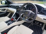 Lamborghini Urus V8 9