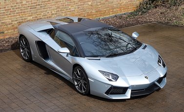 Lamborghini Aventador LP 700-4 Roadster 29