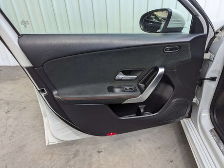 Mercedes-Benz A Class 1.3 A 200 AMG Line Exeutive Auto 5dr 59