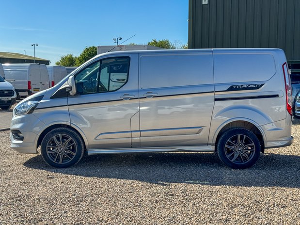 Ford Transit Custom SWB L1H1 Low Roof Sport 290 Air Con Alloys SELECT 9