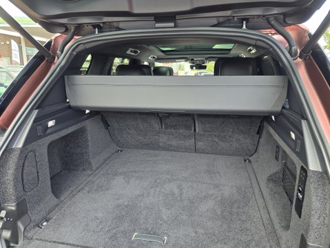Land Rover Range Rover SV P510e PHEV 26