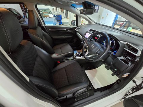 Honda Fit 1.5 VVTi Hybrid 41