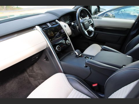 Land Rover Discovery R-DYNAMIC HSE MHEV 12