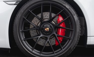 Porsche 911 Carrera 4 GTS (991.2) 10