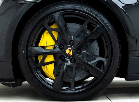 Porsche Taycan Turbo S Cross Turismo 8