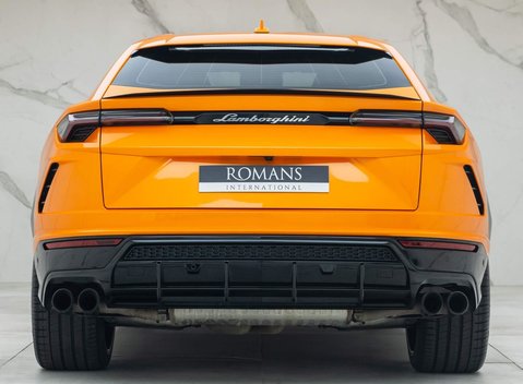 Lamborghini Urus 26