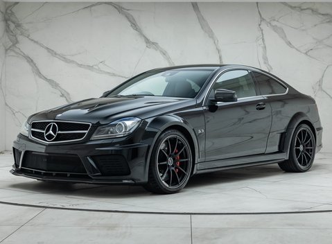 Mercedes-Benz C63 AMG Black Series 1