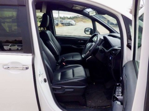 Toyota Esquire Hybrid Hybrid Gi 14