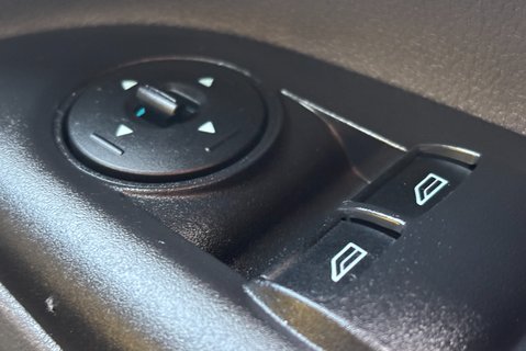 Ford Transit Connect 200 L1 Trend 100 ps Panel Van - Air Con 32