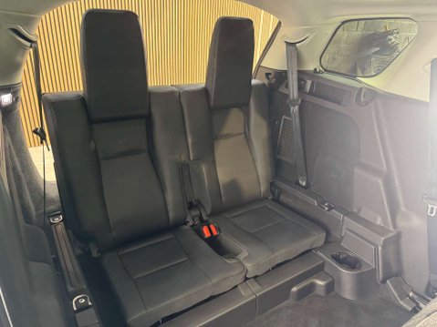 Land Rover Discovery Sport 2.0 Discovery Sport Black HSE TD4 Auto 4WD 5dr 81