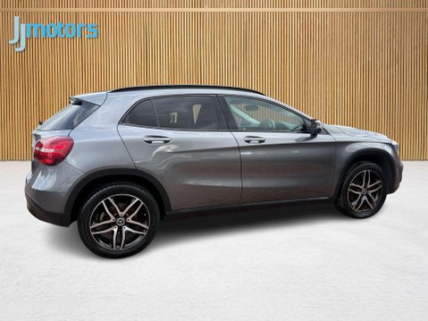 Mercedes-Benz GLA 1.6 GLA180 Urban Edition SUV 5dr Petrol 7G-DCT Euro 6 (s/s) (122 ps) 22
