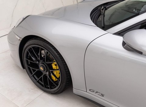 Porsche 911 Targa 4 GTS (991.2) 22
