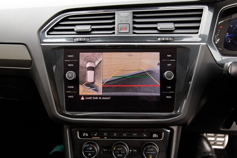 Volkswagen Tiguan SEL TSI 4MOTION DSG 26