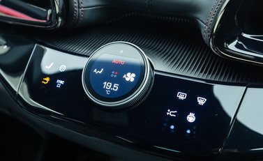 Ferrari Purosangue V12 24