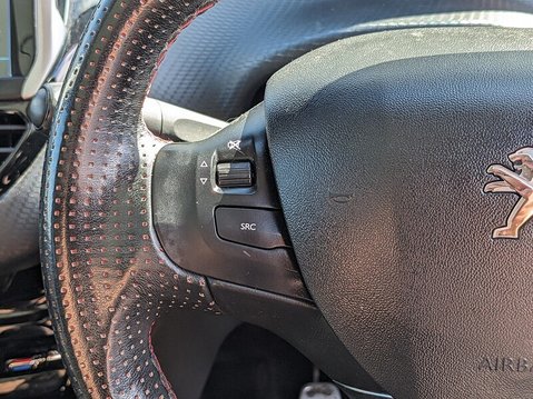 Peugeot 2008 PURETECH S/S GT LINE 22