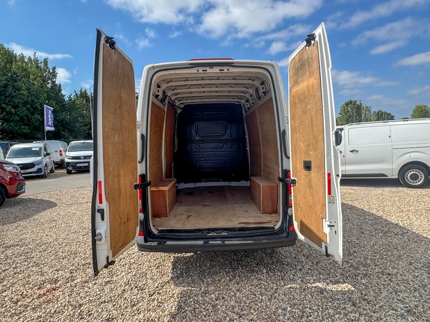 Volkswagen Crafter MWB L2H2 High Roof Startline EURO 6 8