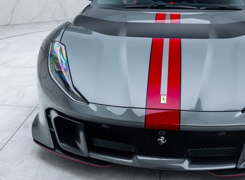 Ferrari 812 Competizione 45