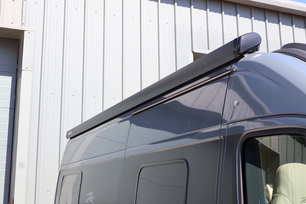 Fiat Ducato Laika 646 ECOVIP 180 BHP Auto huge factory upgrades cost new £98K    57