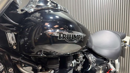 Triumph Bonneville 2011 ONLY 1812 MILES LONG MOT STUNNING CRUISER BIKE 24