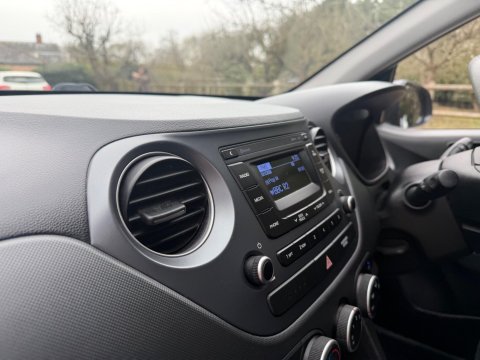 Hyundai i10 1.2 SE Auto Euro 6 5dr 12