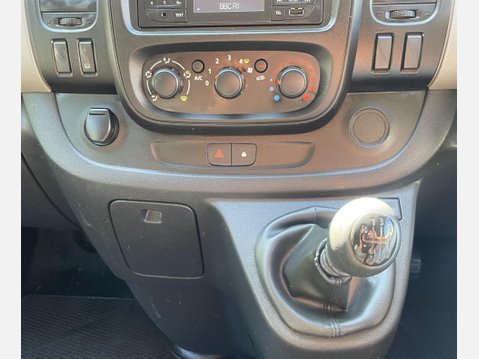 Renault Trafic 1.6 dCi 27 Business+ Panel Van 5dr Diesel Manual SWB Standard Roof Euro 5 ( 31