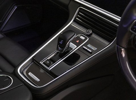 Porsche Panamera Turbo S E-Hybrid Sport Turismo 32